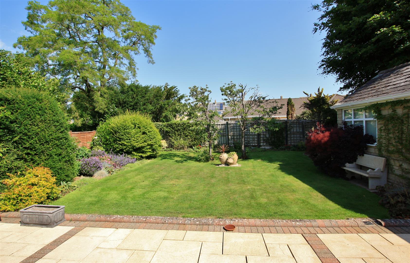 29760023_1.jpg